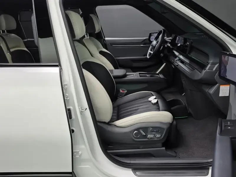 2023 Kia EV9 с пробегом 56 226 км