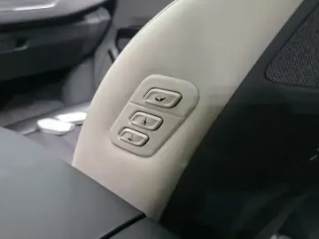 2023 Kia EV9 с пробегом 56 226 км