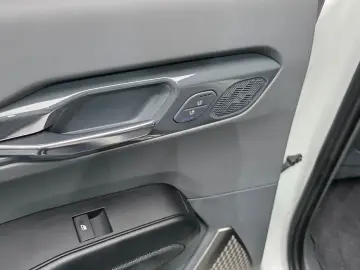 2023 Kia EV9 с пробегом 56 226 км