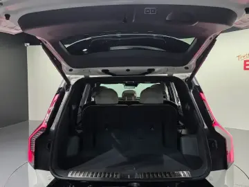 2023 Kia EV9 с пробегом 56 226 км