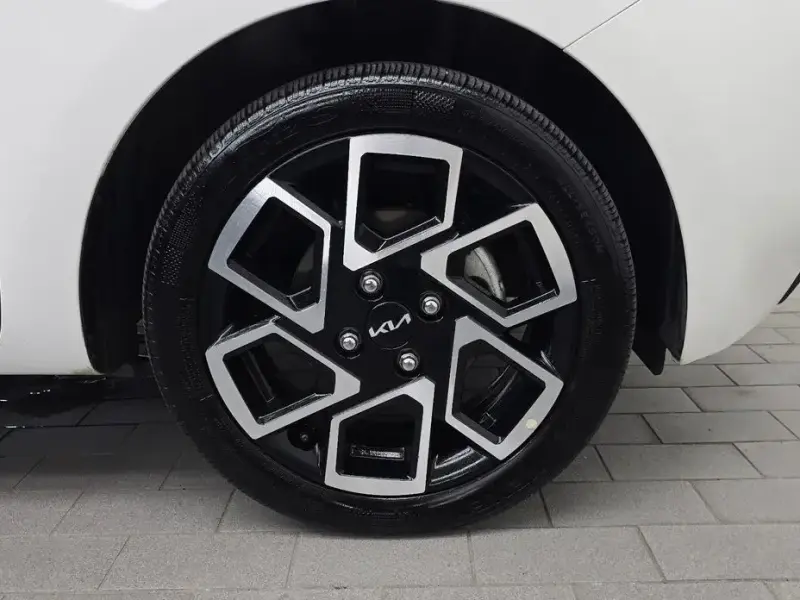 2023 Kia Ray с пробегом 18 081 км