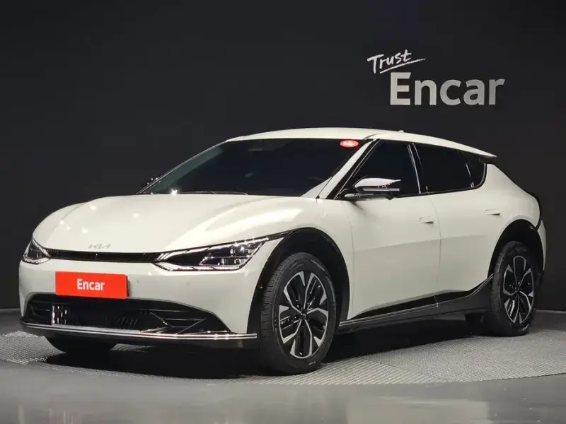 2023 Kia EV6 с пробегом 49 081 км