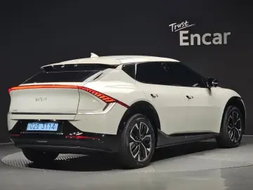2023 Kia EV6 с пробегом 49 081 км