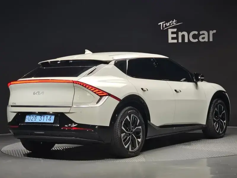 2023 Kia EV6 с пробегом 49 081 км