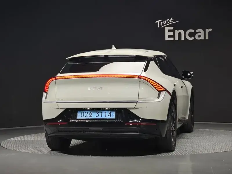 2023 Kia EV6 с пробегом 49 081 км