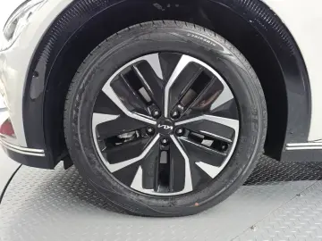 2023 Kia EV6 с пробегом 49 081 км