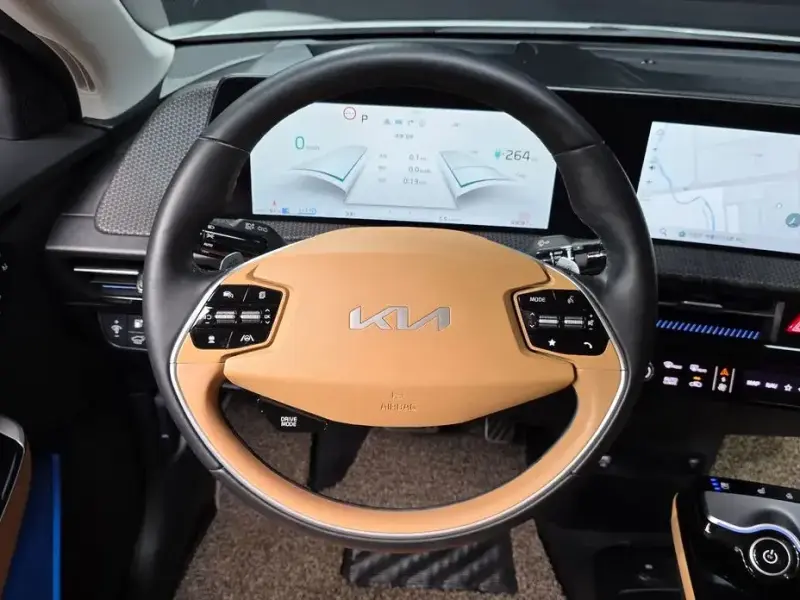 2023 Kia EV6 с пробегом 49 081 км