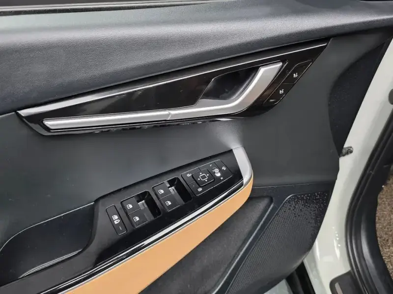 2023 Kia EV6 с пробегом 49 081 км