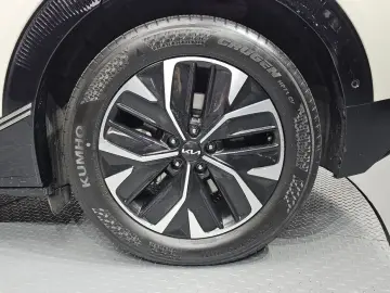 2023 Kia EV6 с пробегом 49 081 км