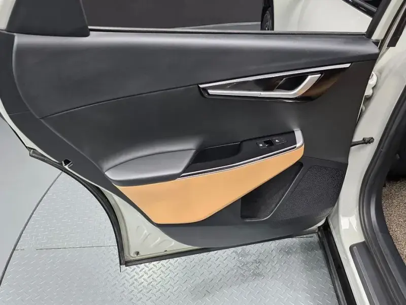 2023 Kia EV6 с пробегом 49 081 км