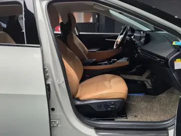 2023 Kia EV6 с пробегом 49 081 км