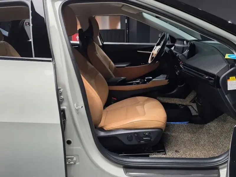 2023 Kia EV6 с пробегом 49 081 км