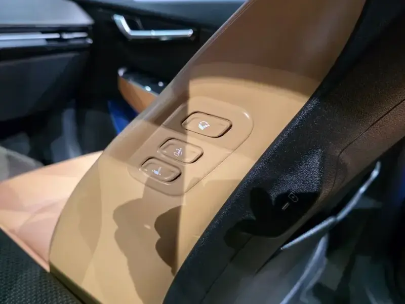 2023 Kia EV6 с пробегом 49 081 км