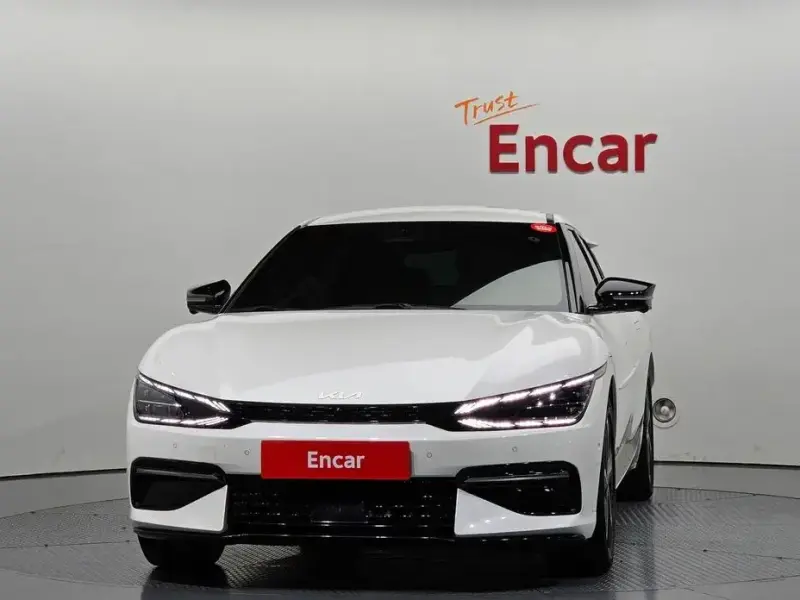 2022 Kia EV6 с пробегом 66 385 км