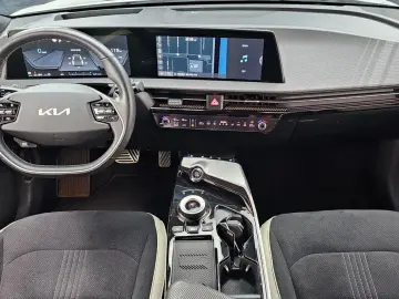 2022 Kia EV6 с пробегом 66 385 км