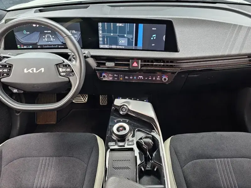2022 Kia EV6 с пробегом 66 385 км