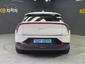2023 Kia EV6 с пробегом 17 000 км