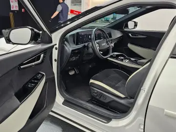 2022 Kia EV6 с пробегом 66 385 км