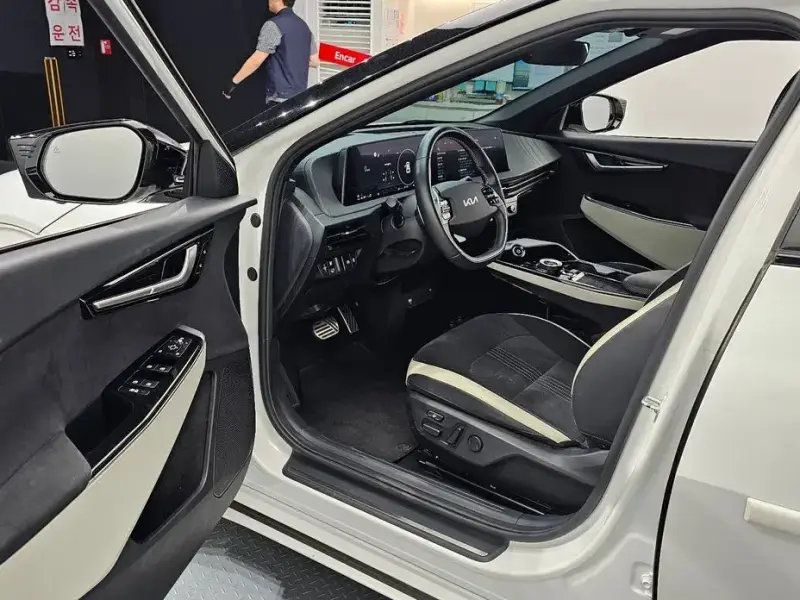 2022 Kia EV6 с пробегом 66 385 км