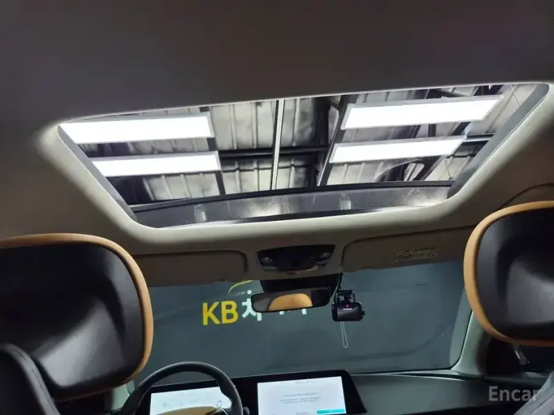 2023 Kia EV6 с пробегом 17 000 км