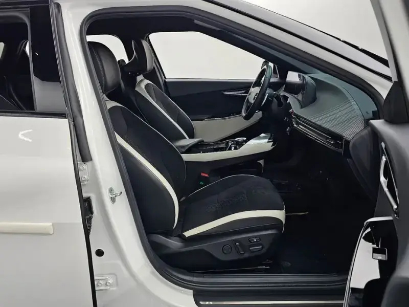 2022 Kia EV6 с пробегом 66 385 км