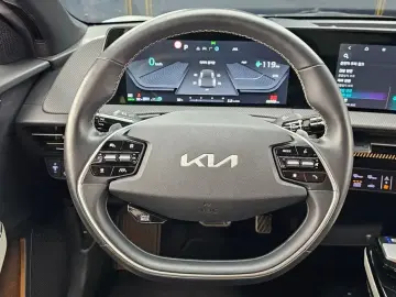 2022 Kia EV6 с пробегом 66 385 км