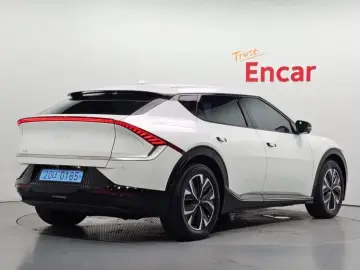 2022 Kia EV6 с пробегом 70 958 км
