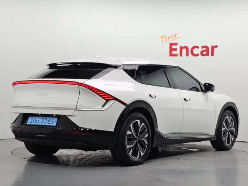 2022 Kia EV6 с пробегом 70 958 км