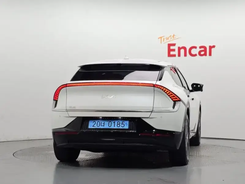 2022 Kia EV6 с пробегом 70 958 км