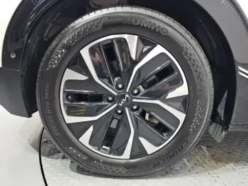 2022 Kia EV6 с пробегом 70 958 км