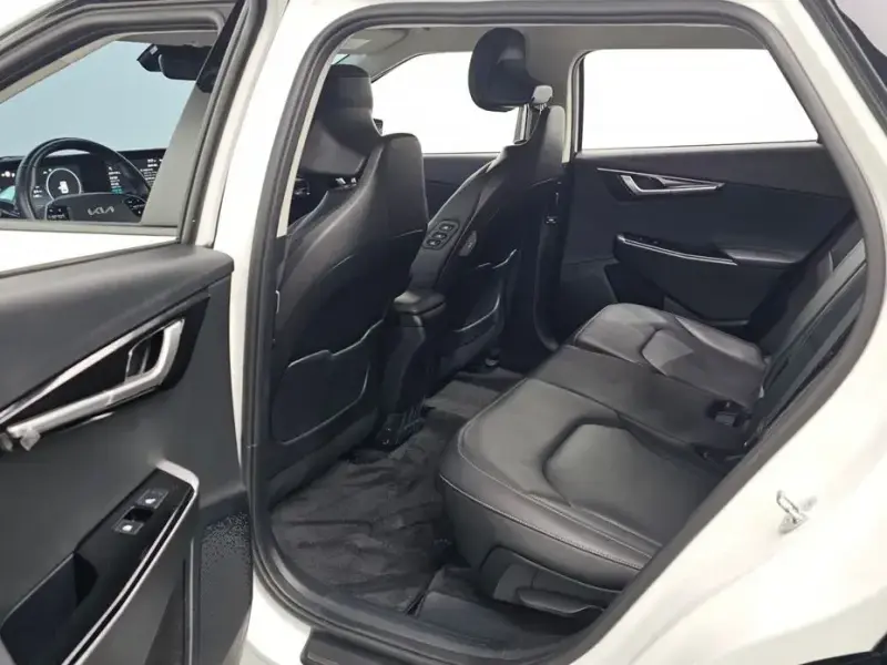 2022 Kia EV6 с пробегом 70 958 км