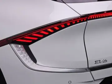 2022 Kia EV6 с пробегом 70 958 км