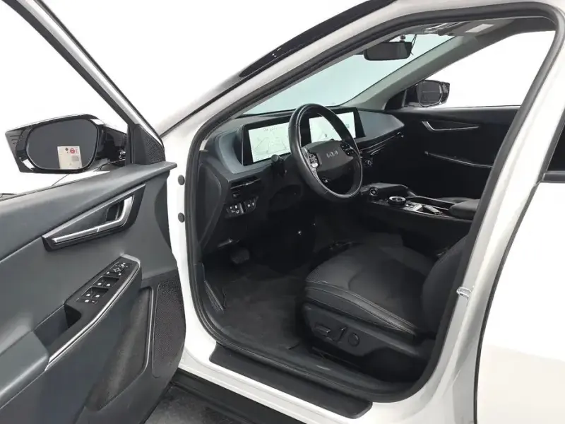 2022 Kia EV6 с пробегом 37 947 км