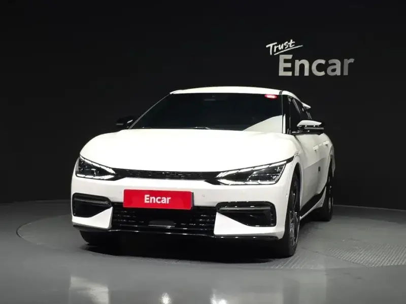 2022 Kia EV6 с пробегом 61 606 км