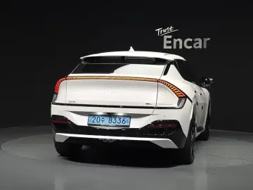 2022 Kia EV6 с пробегом 61 606 км