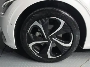2022 Kia EV6 с пробегом 61 606 км