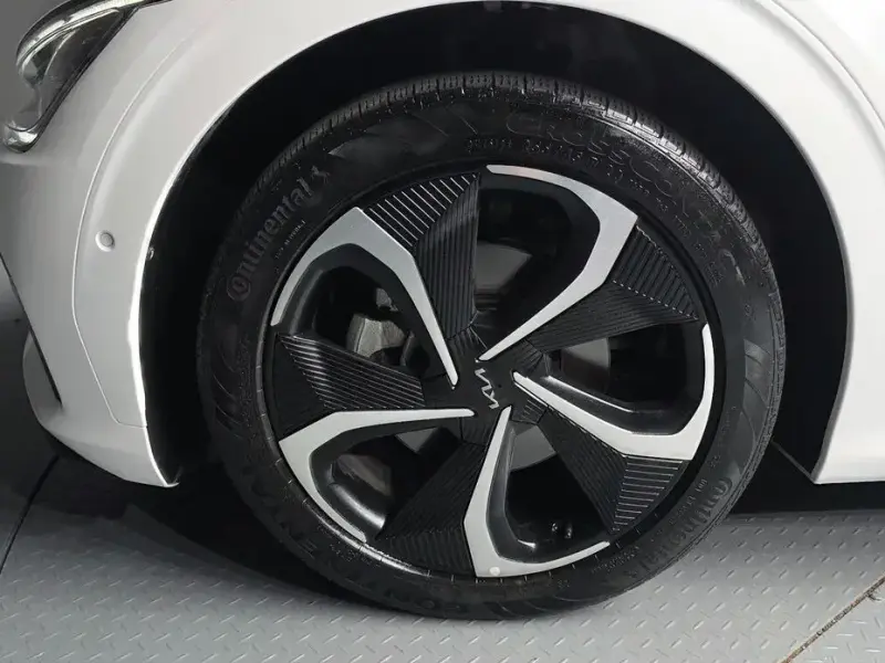 2022 Kia EV6 с пробегом 61 606 км