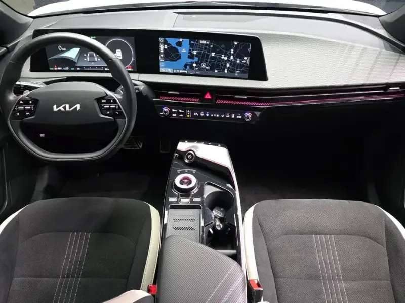 2022 Kia EV6 с пробегом 61 606 км