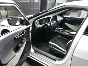 2022 Kia EV6 с пробегом 61 606 км