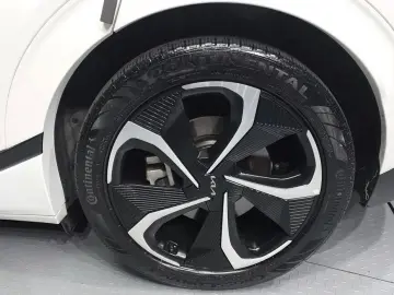2022 Kia EV6 с пробегом 61 606 км