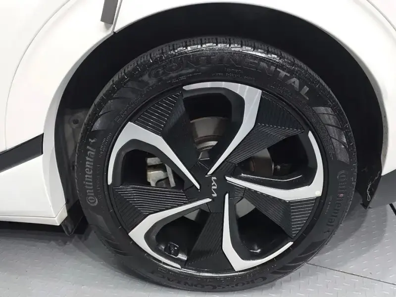 2022 Kia EV6 с пробегом 61 606 км