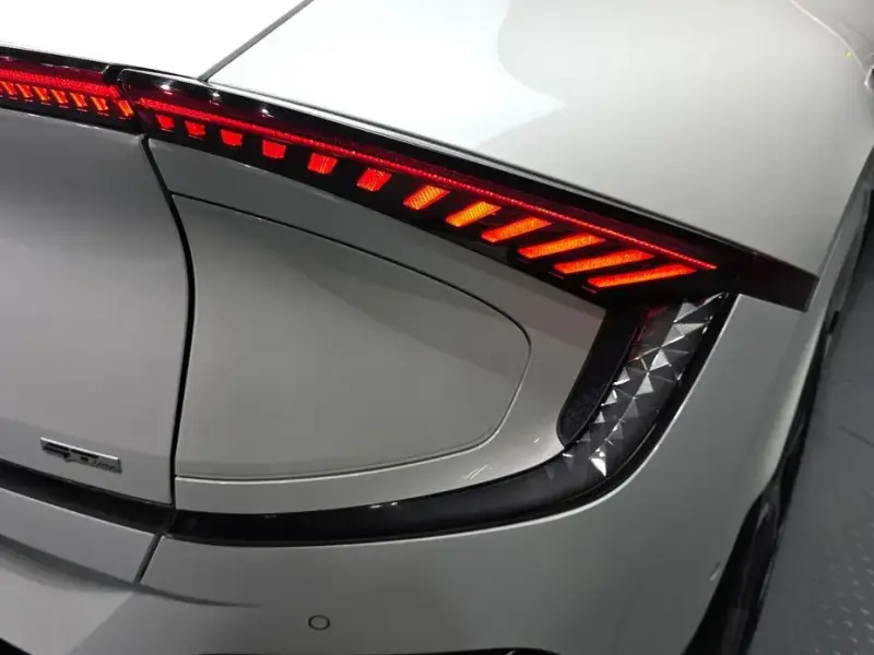 2022 Kia EV6 с пробегом 61 606 км