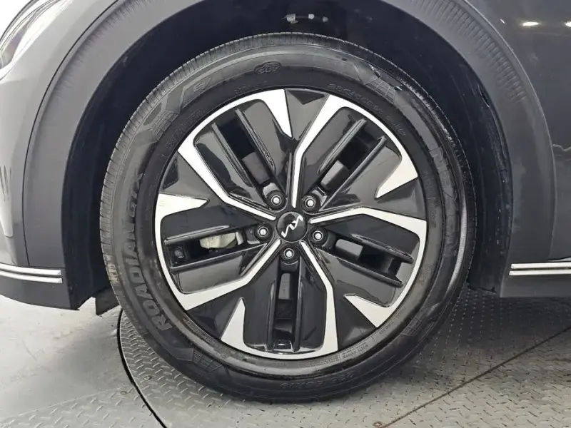 2022 Kia EV6 с пробегом 36 645 км