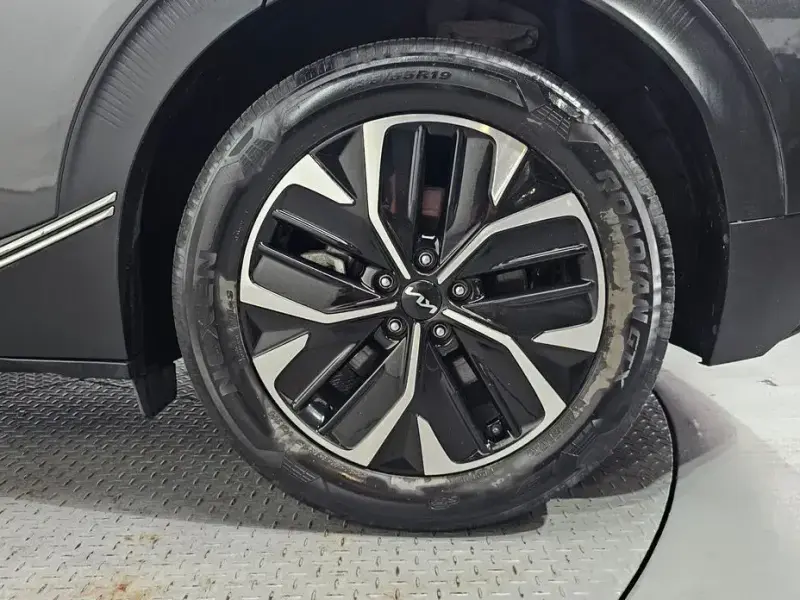 2022 Kia EV6 с пробегом 36 645 км