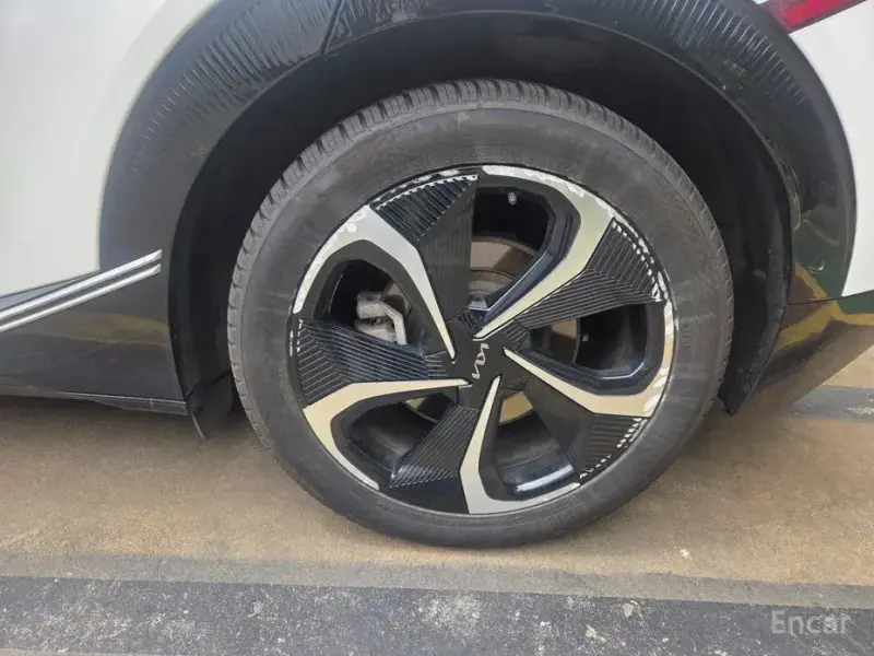 2023 Kia EV6 с пробегом 63 500 км