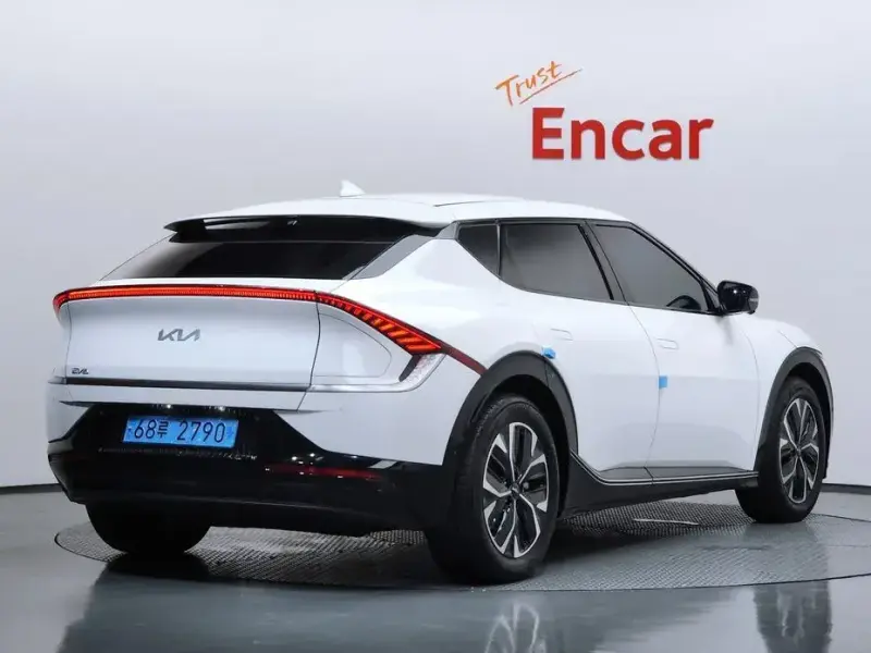 2022 Kia EV6 с пробегом 10 405 км