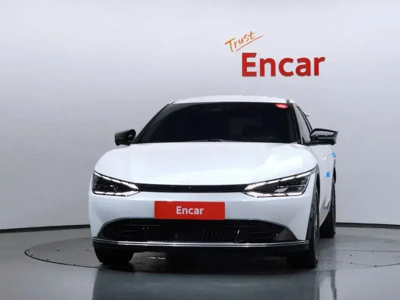2022 Kia EV6 с пробегом 10 405 км