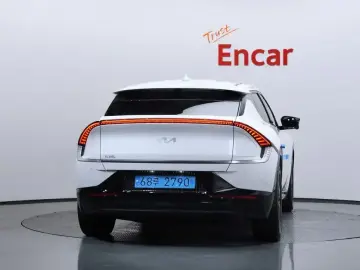 2022 Kia EV6 с пробегом 10 405 км