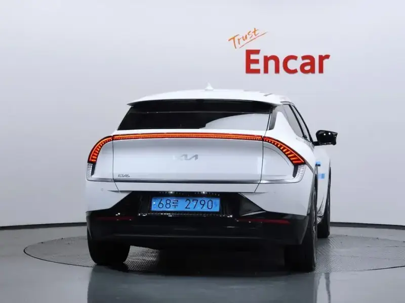 2022 Kia EV6 с пробегом 10 405 км