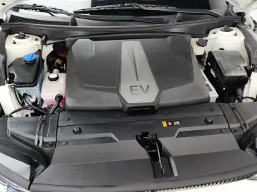 2022 Kia EV6 с пробегом 10 405 км